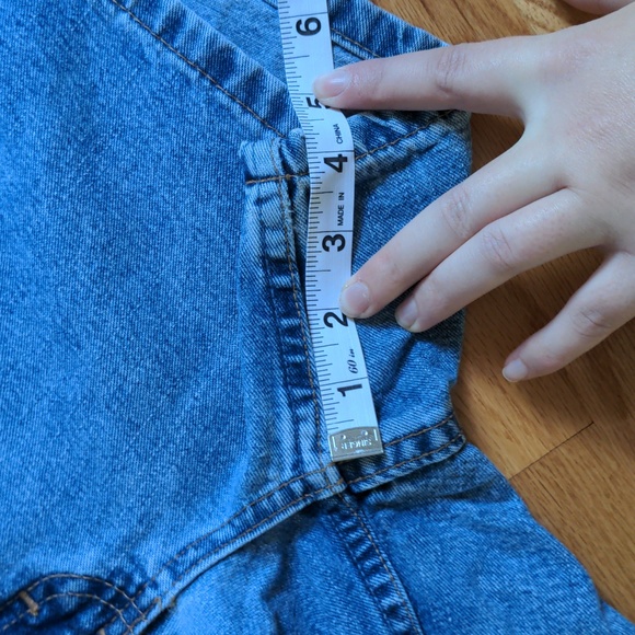 Tommy Hilfiger denim shorts - Picture 6 of 7